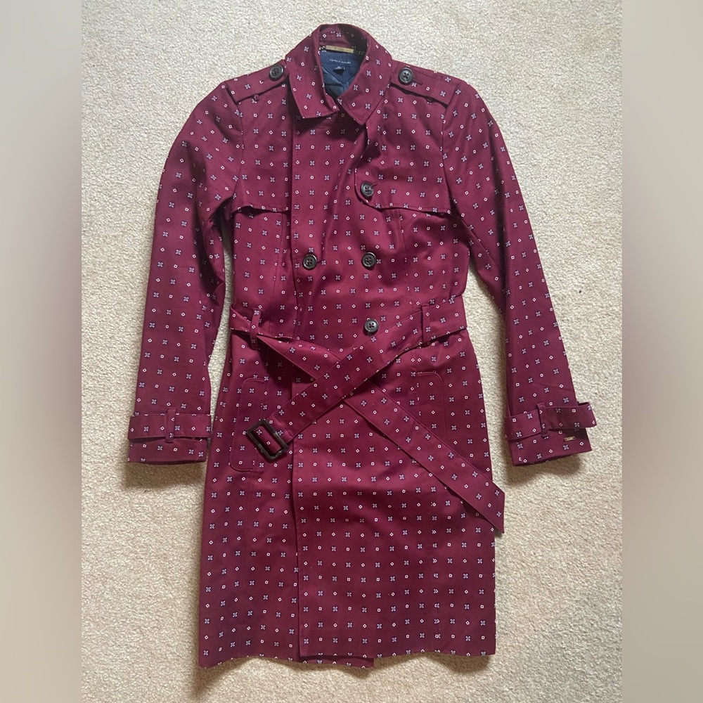 *LIKE NEW* Tommy Hilfiger Trench Coat in Gorgeous Print
